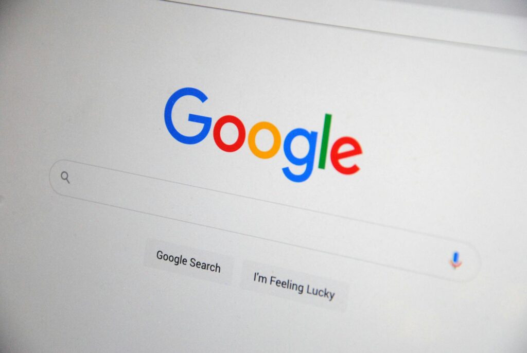 Navegando la Evolución del SEO: IA en Títulos, Spam y Transparencia en Buscadores 11 AI search engine evolution 1774681084
